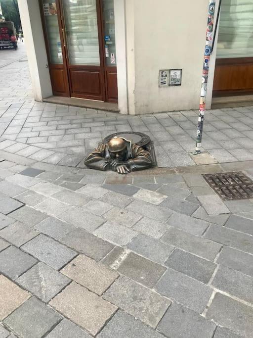 1St May Plaza Bratislava Bagian luar foto