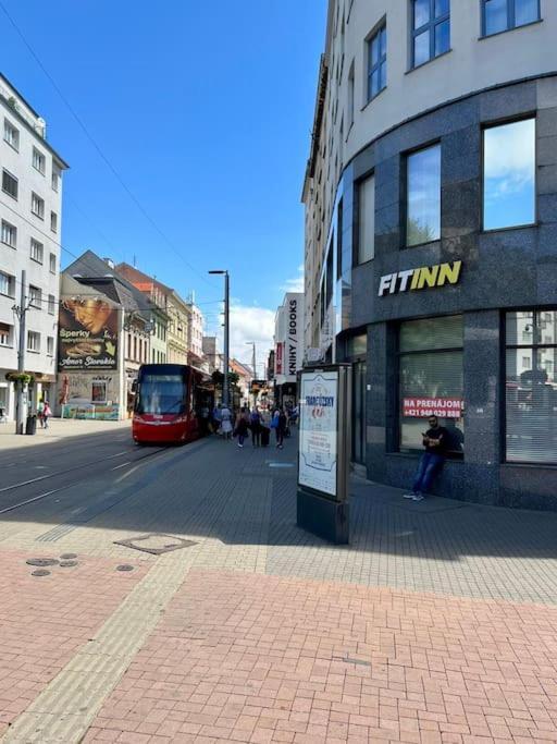 1St May Plaza Bratislava Bagian luar foto